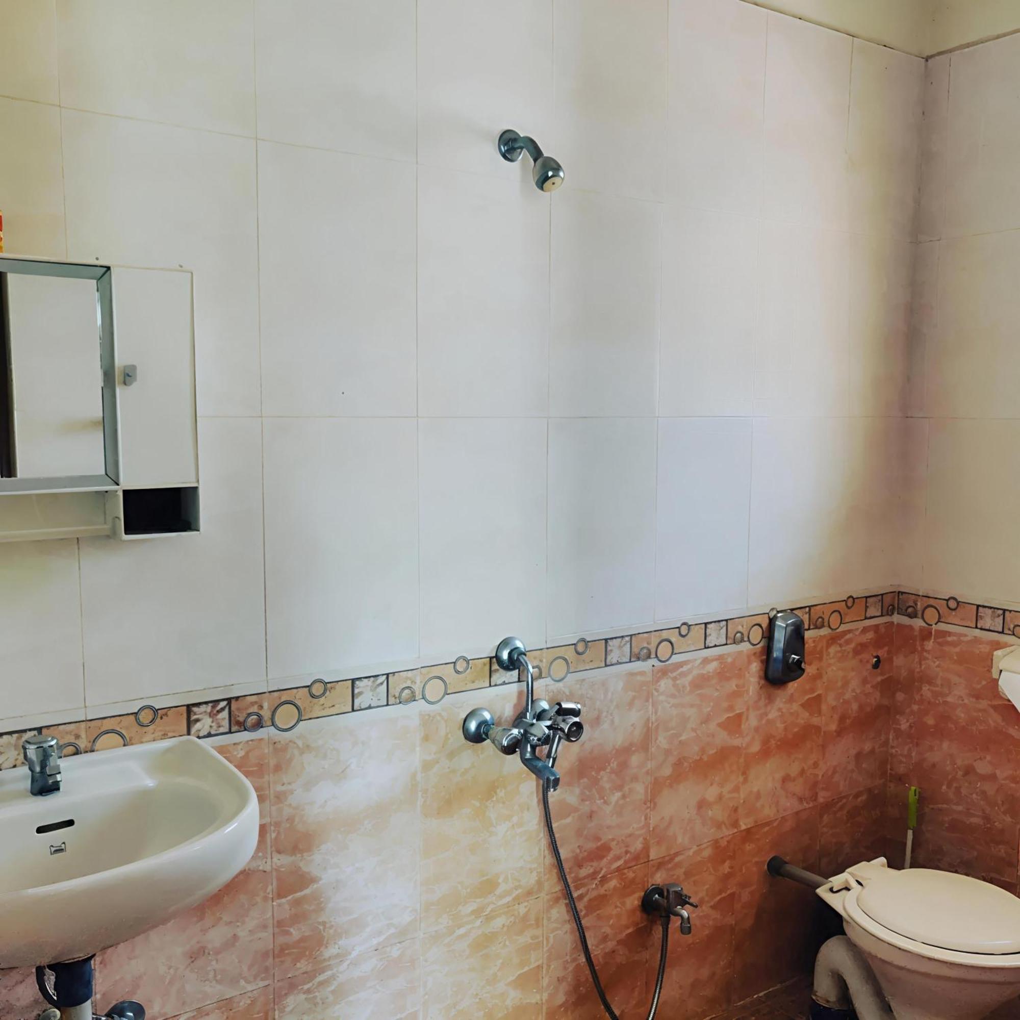 Ocean Walk Apartments 2Bhk 卡兰古特 外观 照片